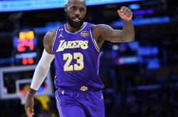 詹姆斯前两场背身单打次数超过同期其他所有球队！