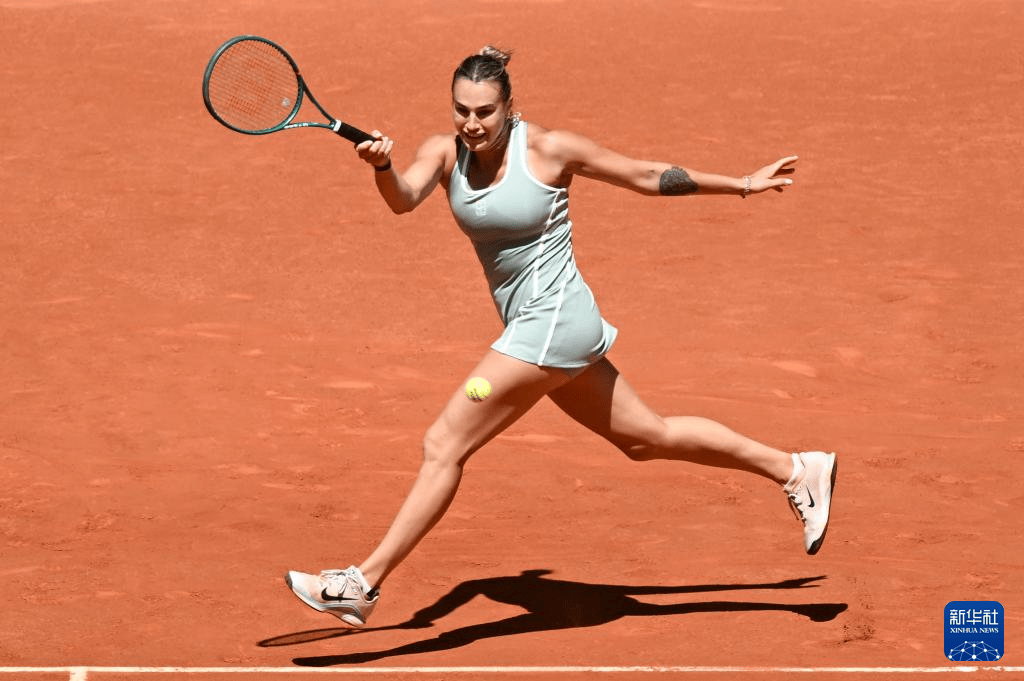 马德里网球公开赛：萨巴伦卡胜大坂直美