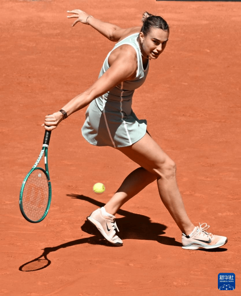 马德里网球公开赛：萨巴伦卡胜大坂直美
