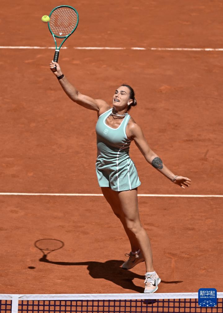 马德里网球公开赛：萨巴伦卡胜大坂直美