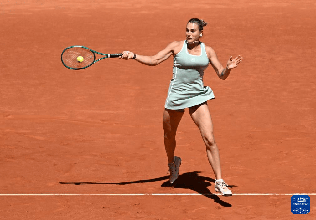马德里网球公开赛：萨巴伦卡胜大坂直美