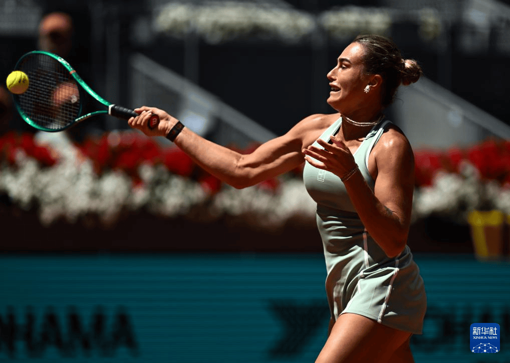 马德里网球公开赛：萨巴伦卡胜大坂直美