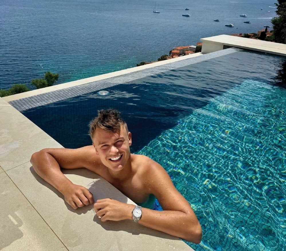 丰塞卡称渴望能与辛纳阿卡并驾齐驱，鲁内表示可能在草地赛季复出