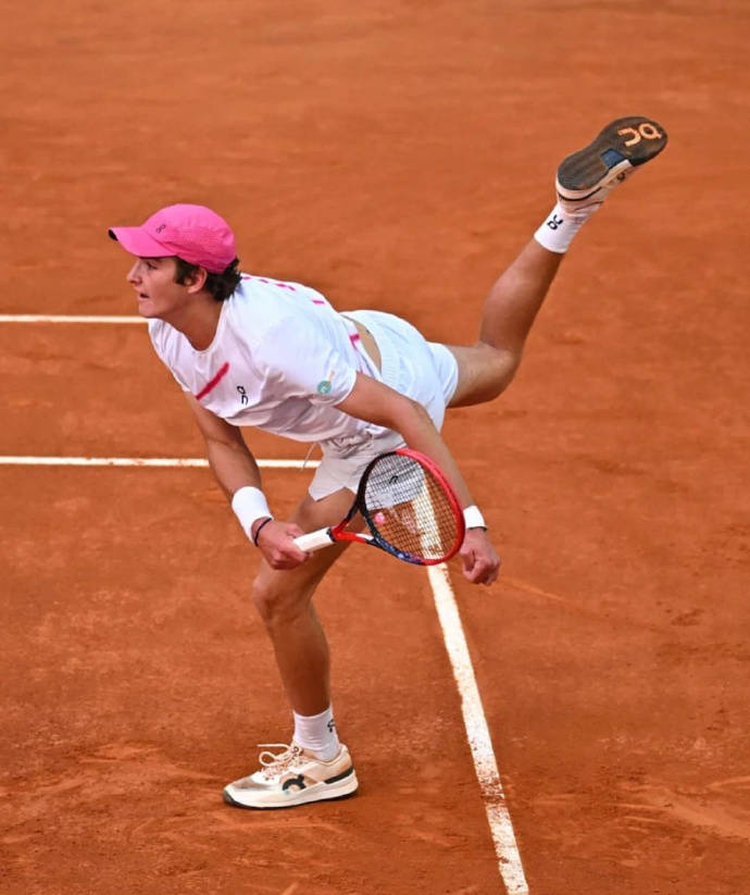 阿卡退赛霍达尔替西班牙刷足存在感，击败丰塞卡一成就超越纳达尔