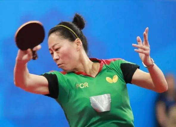 47岁华裔名将付玉逆转取胜 诠释乒坛不老拼搏精神